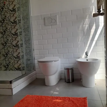 -l' Oasi Del Turista, Room2- Station Casa de hóspedes